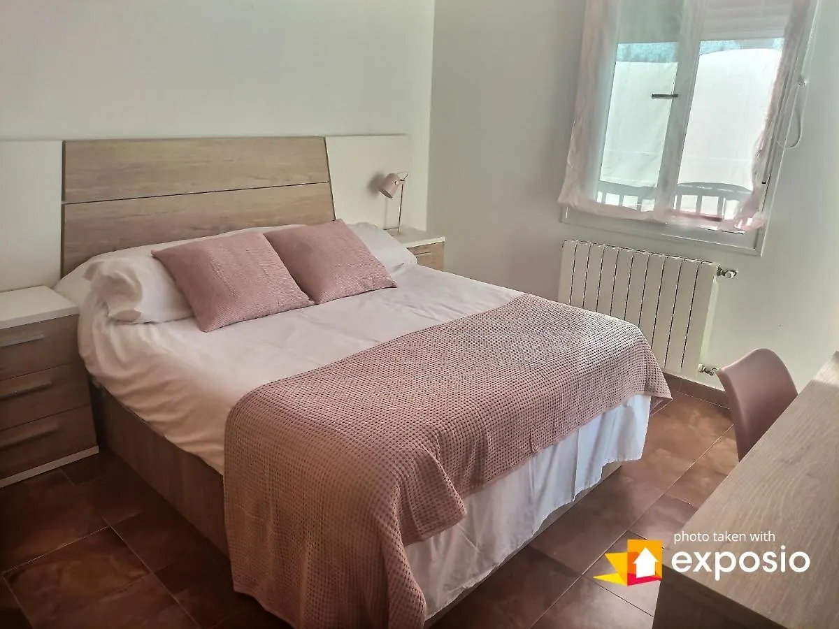 Casa adosada con porche, piscina y pista de pádel, junto al campo de golf El Portil Spagna